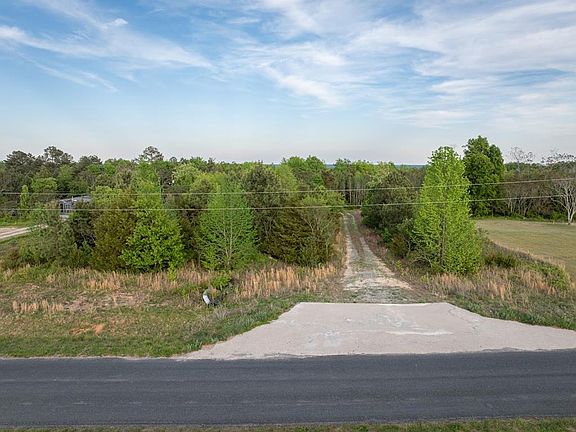 2nd image of 148 Mount Zion Rd