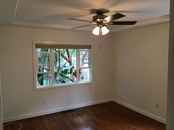 Front bedroom 