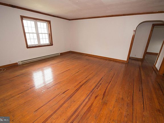 4th image of 113 Garden Ln #4