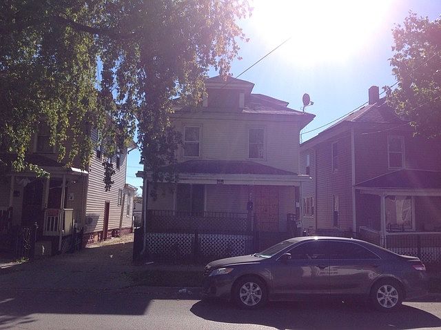 2nd image of 108 Woodlawn Ave