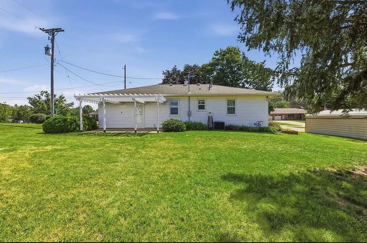 2 bed, 1792 sqft, $1,250 — Photo 3