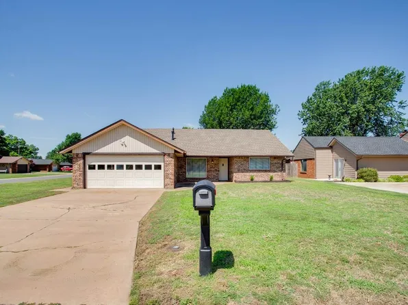402 Lilac Pl, Enid, OK 73703