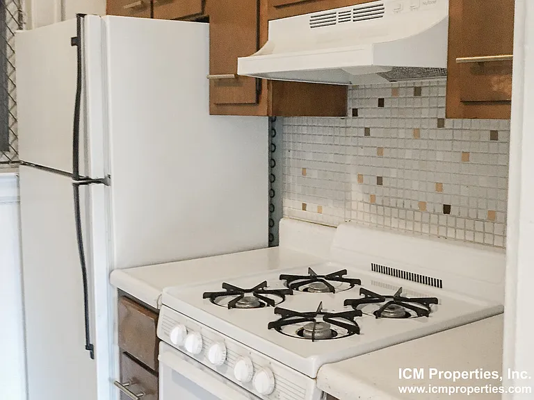 410 W Surf St #2 — Photo 6