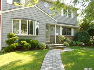 2654 7th Ave, East Meadow, NY 11554