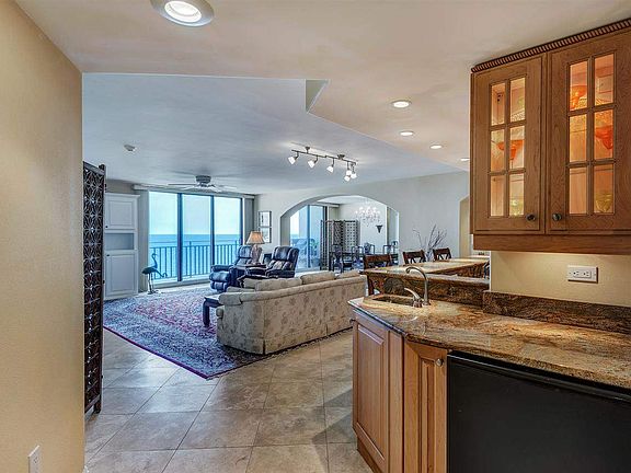 3rd image of 605 Port Royal Way #605