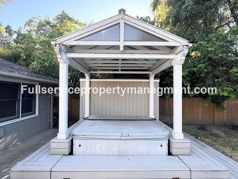 8822 SE 59th St — Photo 31