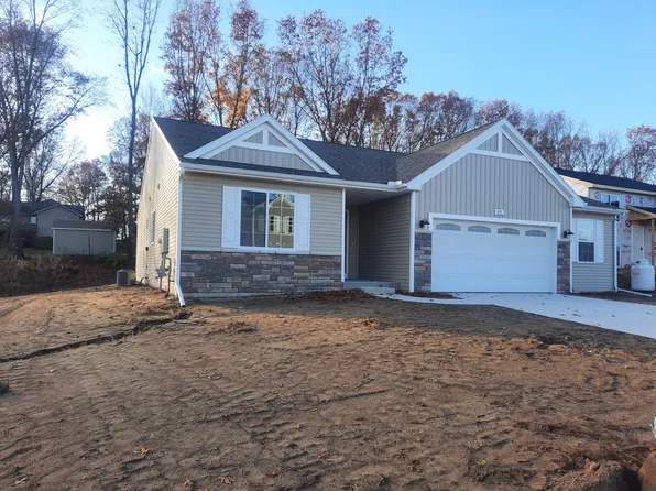 805 Hollyhock, Greenville, MI 48838