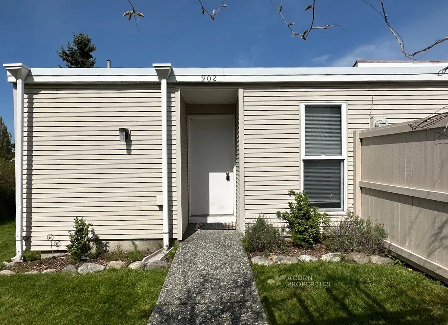 902 NE Lindsay Street, Coupeville, WA 98239 — Photo 2