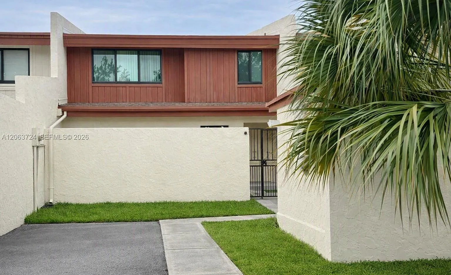 SW 79th Ter, Miami — Photo 1