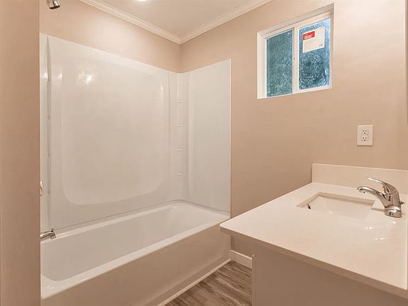 5th image of 465 N Forest St