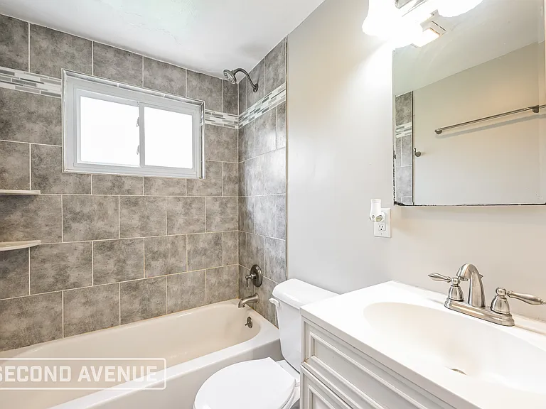 220 Briarwood Dr — Photo 20