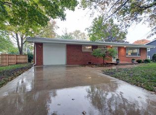 104 W Douglas St, Saint Joseph, IL