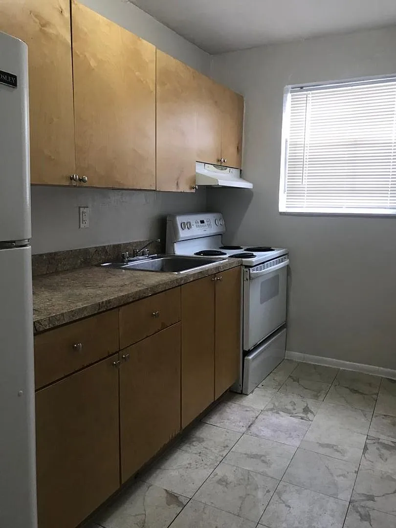 2 Bedroom - Ground Floor - Corner Unit — Photo 2