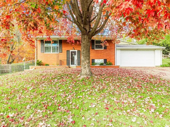 5189 Ville Camelia Ln, Hazelwood, MO 63042