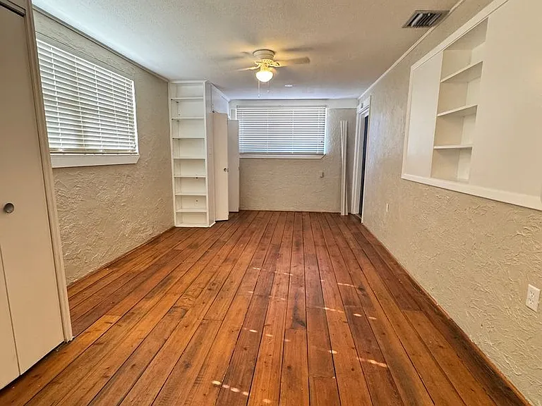 813 Center Ln — Photo 11