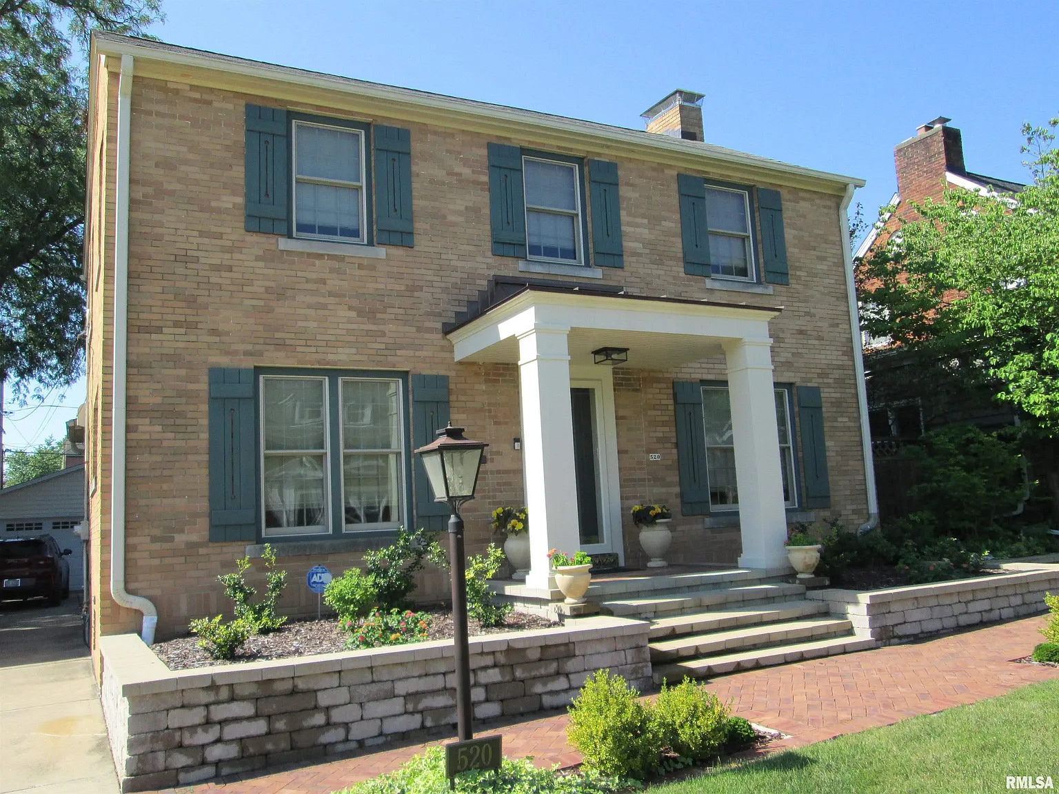 520 W Forrest Hill Ave photo 1
