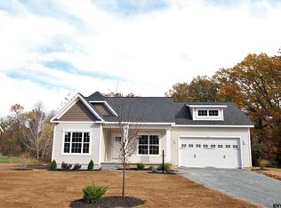 5 Ushu Ct, Wilton, NY 12831