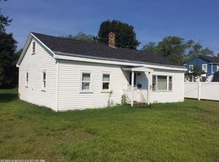 12 Smith St, Skowhegan, ME 04976
