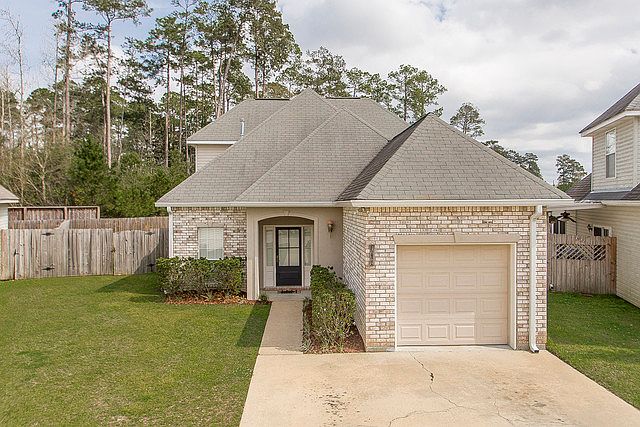 1st image of 146 Emerald Oaks Dr