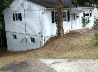 2871 Thornburg Rd, Huntington, WV 25705