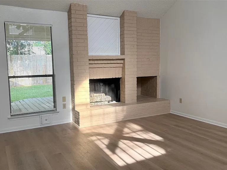 9826 Chiselhurst Dr — Photo 8