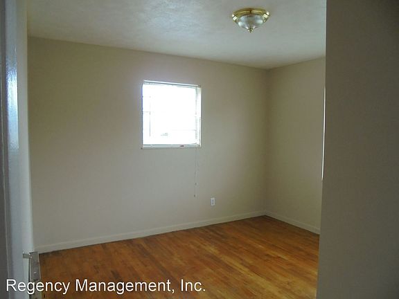 5th image of 1419 E Park Ave