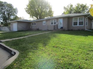 343 W 7th St, Chadron, NE 69337