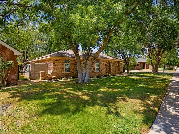3rd image of 1509 NW Pecan Pl