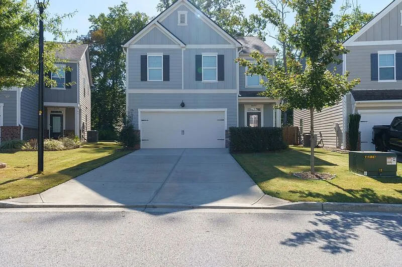 5 bed, 3.0 bath, 2360 sqft, $2,350 — Photo 1