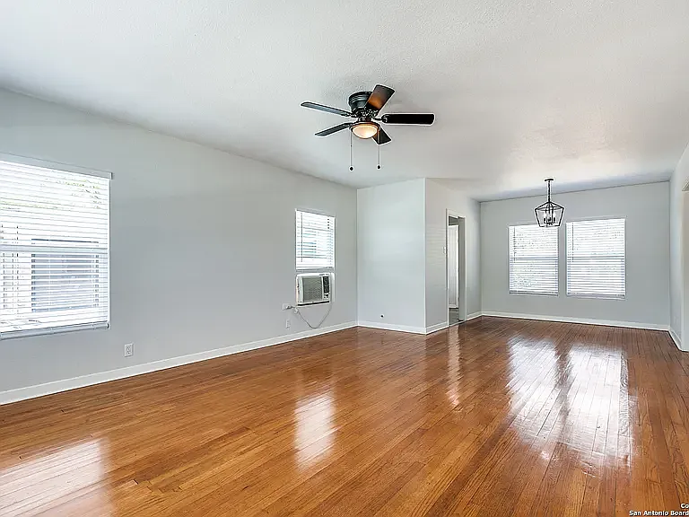 2 bed, 980 sqft, $1,650 — Photo 3