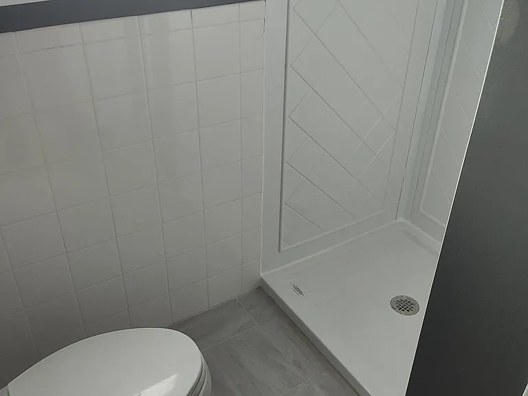 200 Park Ave #5 — Photo 4