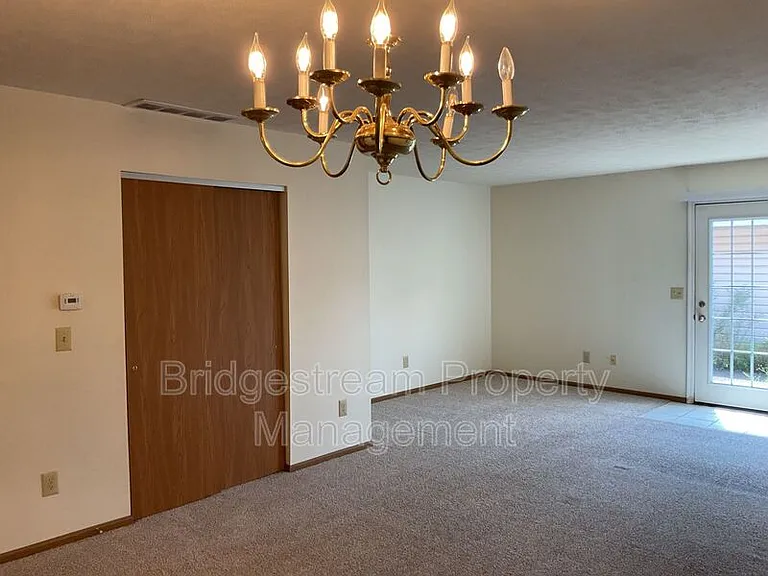 4595 Burchdale St — Photo 8