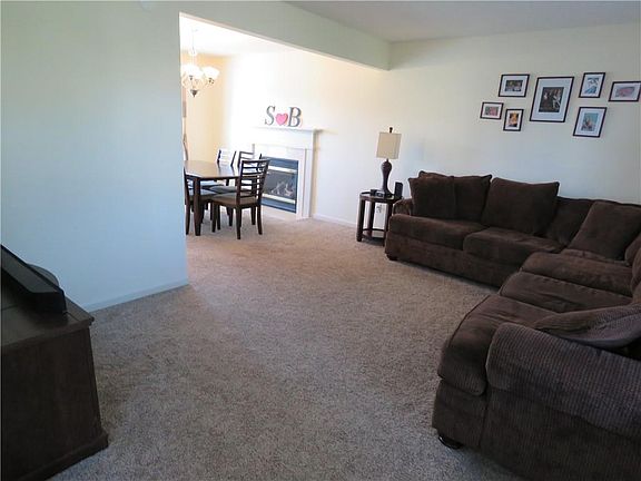 5th image of 35 Derrick Dr