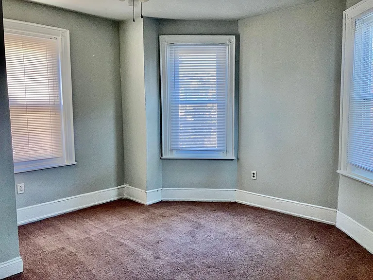 5215 Pine St — Photo 10