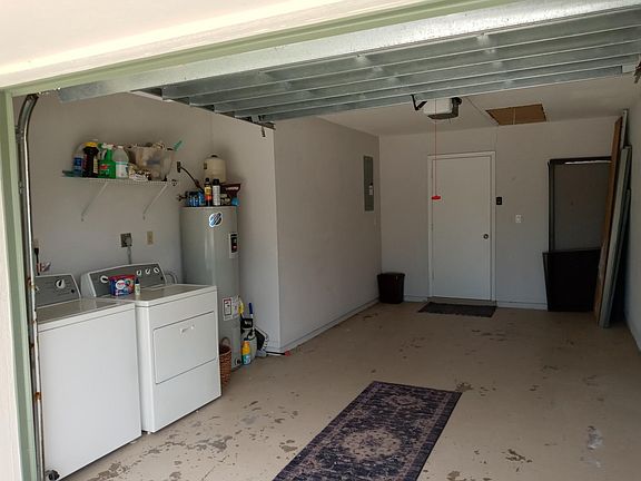 3rd image of 1590 SE Dewberry Ct