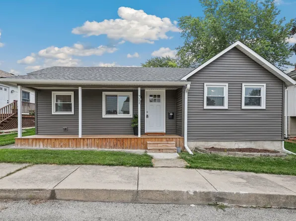 711 Ledochowski St, Lemont, IL 60439