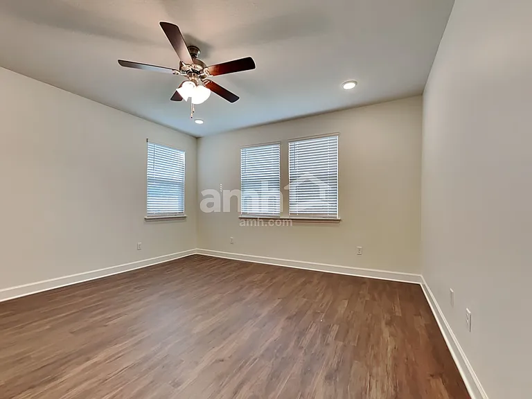 2927 Rolling Acres Rd — Photo 9