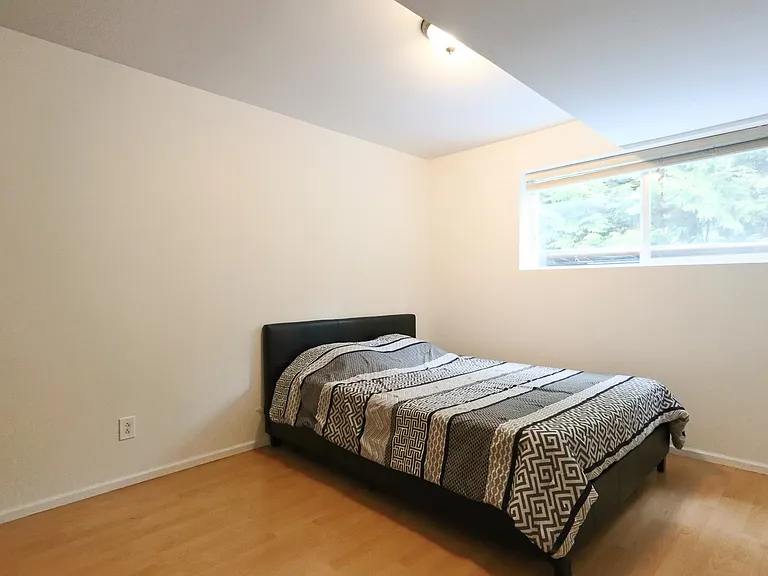 660 Kenwood Rd — Photo 39