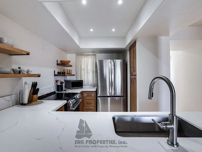 1200 Pacific Coast Hwy #327 — Photo 8