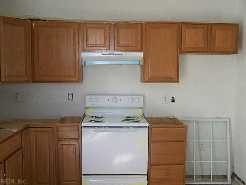 2nd image of 620 32nd St