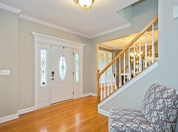 2nd image of 25900 Meadowland Cir