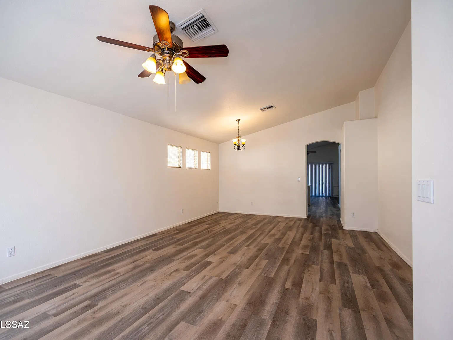 4 bed, 2.0 bath, 1621 sqft, $2,295 — Photo 3
