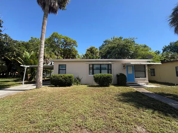 1010 Mayflower Road, Fort Pierce, FL 34950