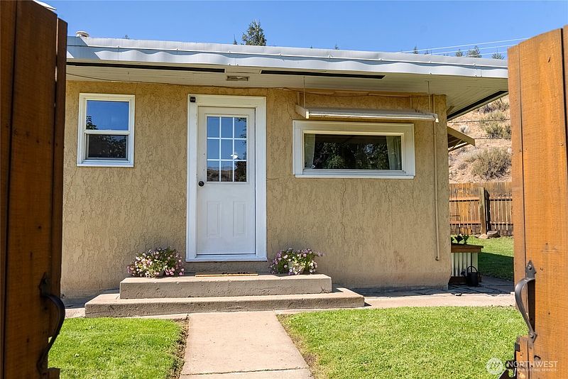 2nd image of 658 Twisp-Carlton Road