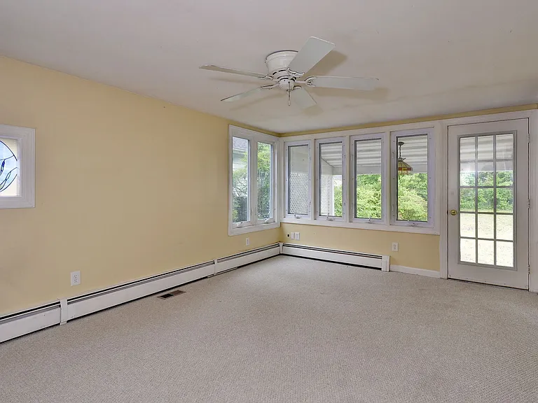 39 Westover Rd — Photo 15
