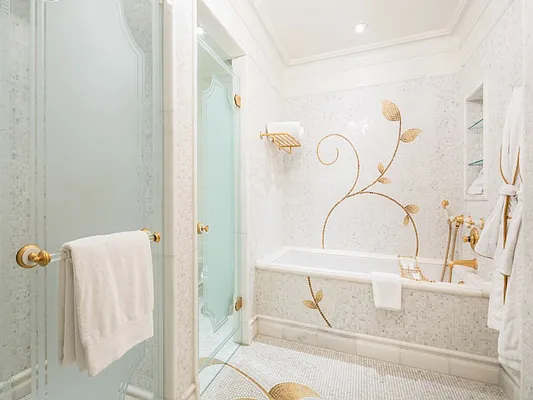 Sold by Sotheby's International Realty | media 6