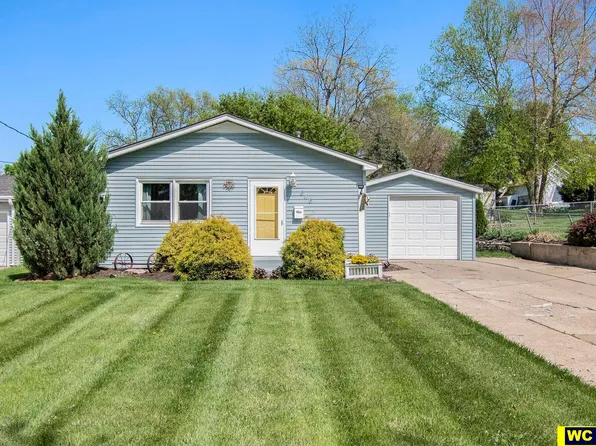 646 N 24th St, Blair, NE 68008