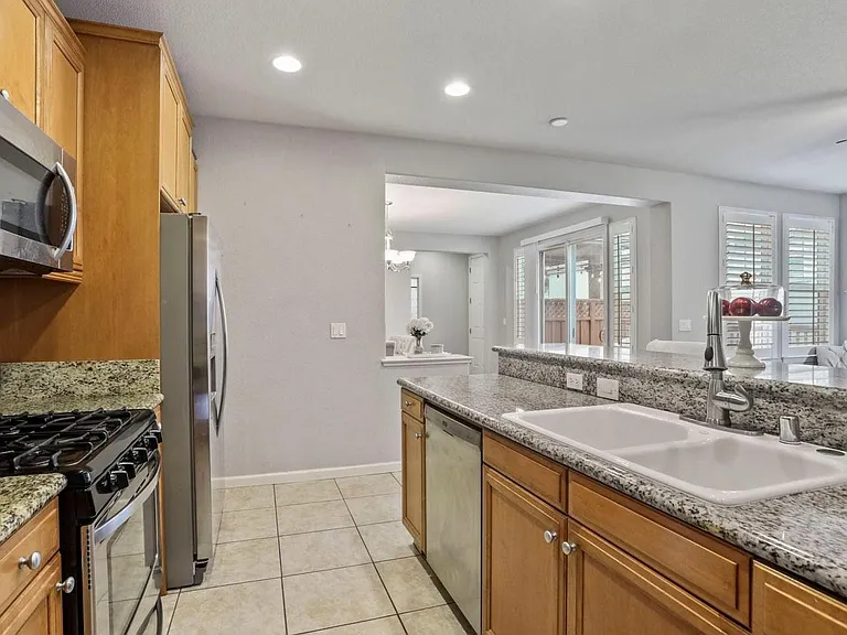 171 W Santa Cruz Way — Photo 32