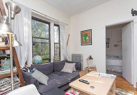 5th image of 601 Park Pl #23
