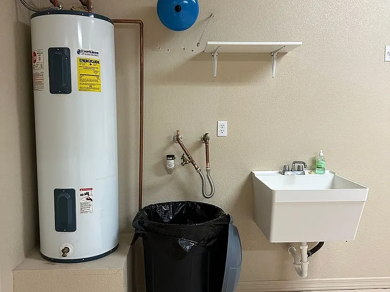 1840 Laramie Dr — Photo 26